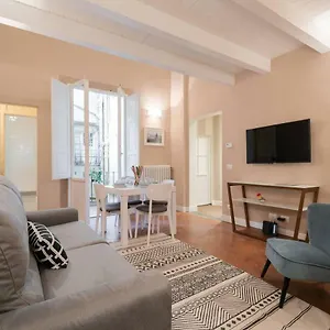 Scala Via Borgo Pinti Apartamento